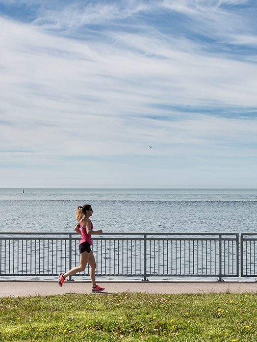 Running-girl-phone-cut cta banner