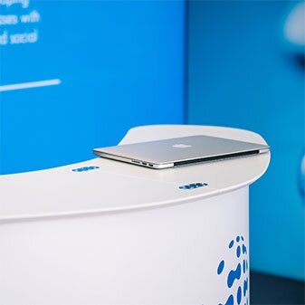Counter-stand-expand-insta