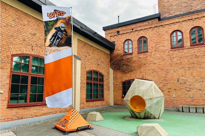 Expand-flagstand-xl-banner-7