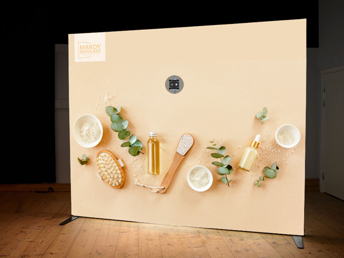 Small cut-out for your monitor