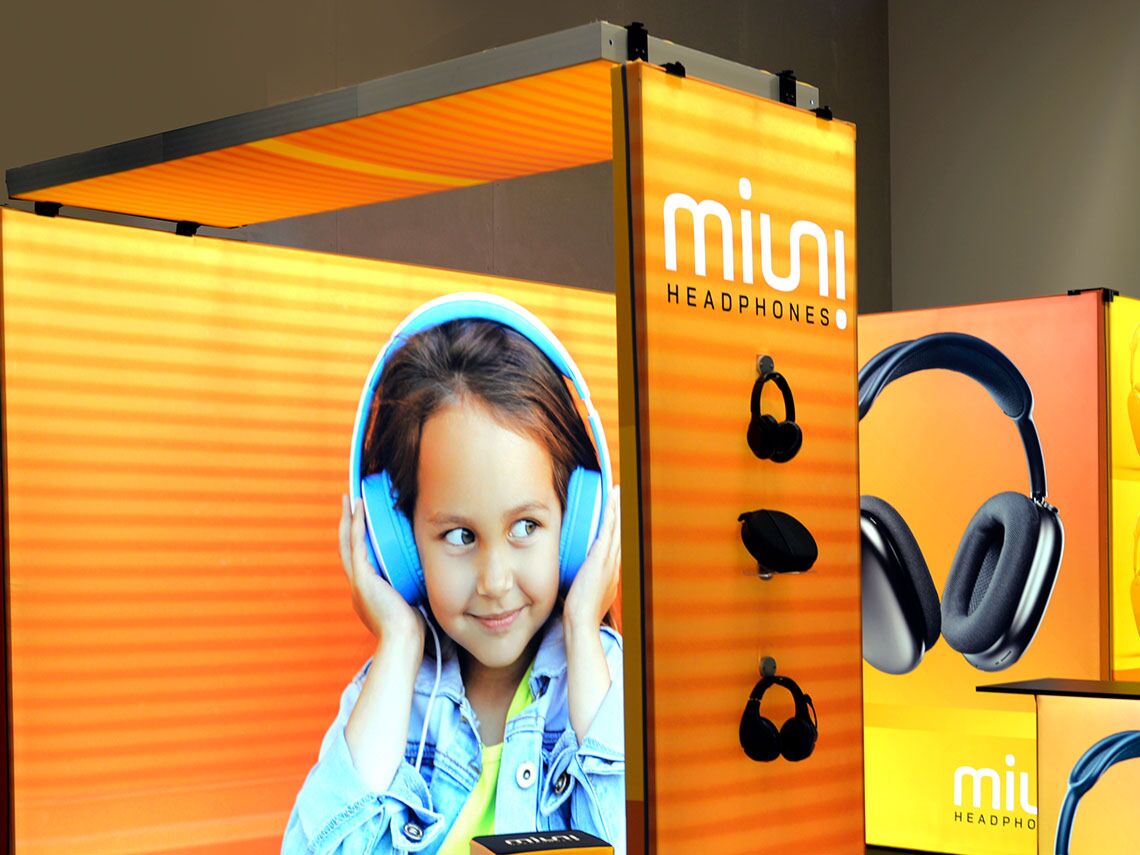 Your products on display - no tools needed