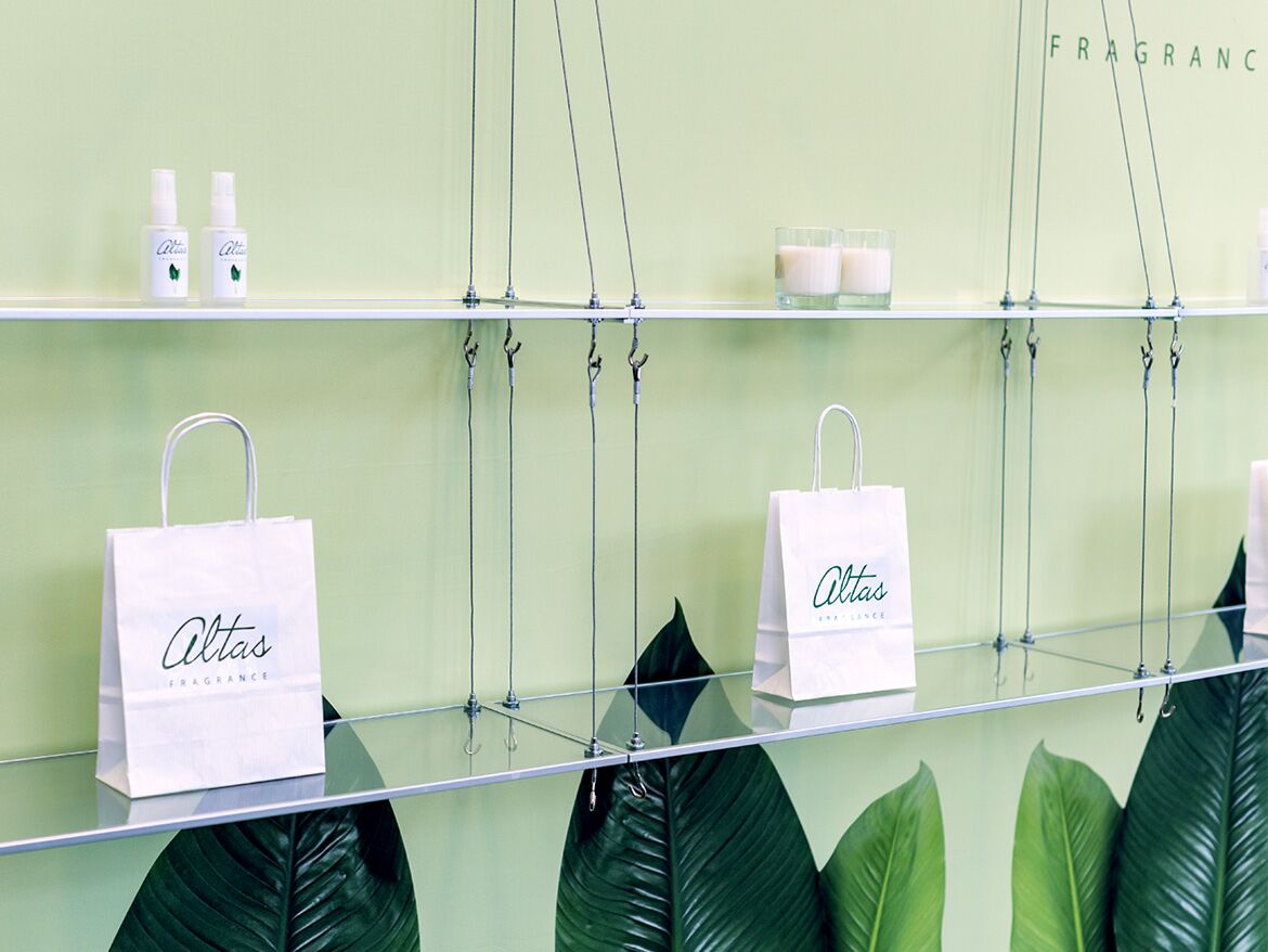 Hanging shelves