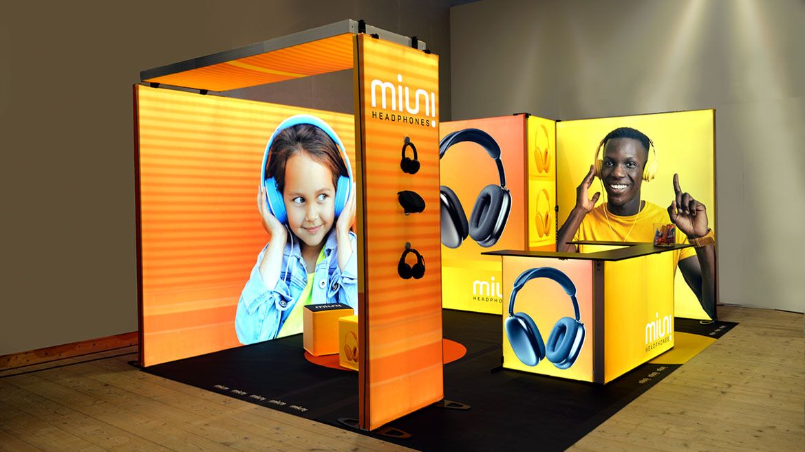 Expand-lightbox-stand-roof-storage-u-counter-event-cubes-magnetic-hooks-shelves-miuni-16-9