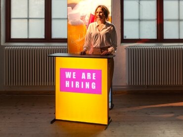 Expand-lightbox-counter-hiring-listings